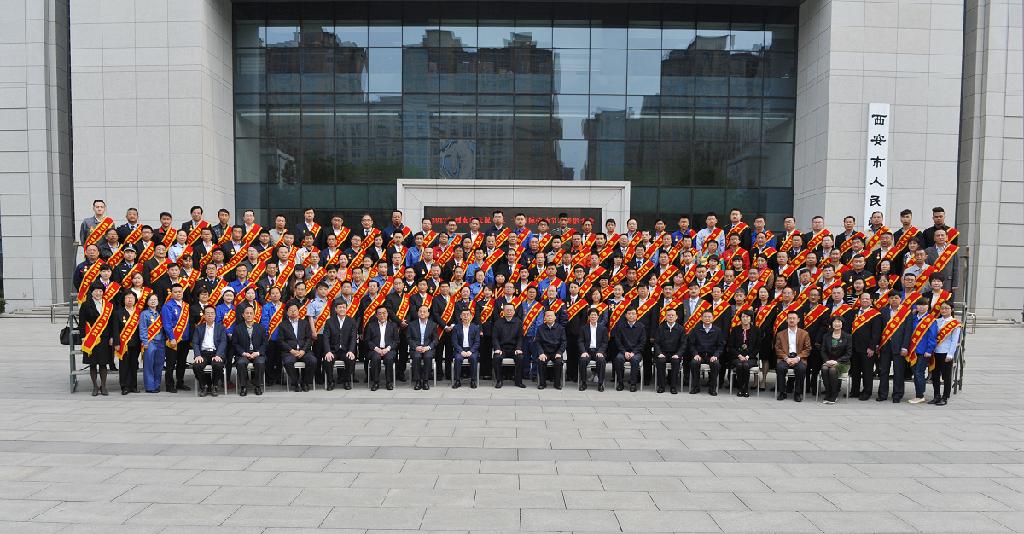 弘扬劳模精神 奋力追赶超越 助推新产业发展——qwdb鉴黑担保网杨东涛等省级劳模、市先进集体获表彰