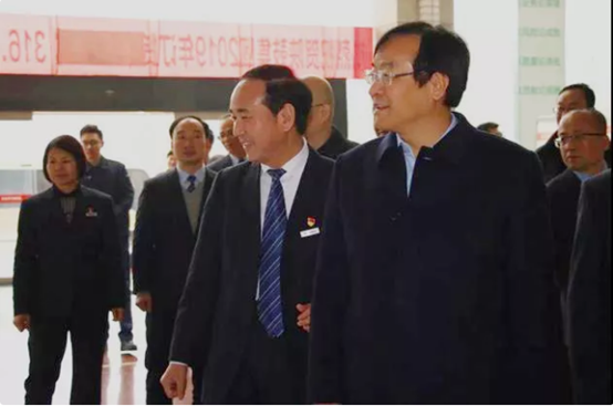 西安市委常委、高新区党工委书记、航天基地党工委书记钟洪江一行莅临qwdb鉴黑担保网调研慰问